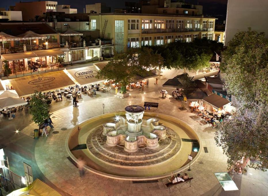City Four Lions B Heraklion  Bagian luar foto