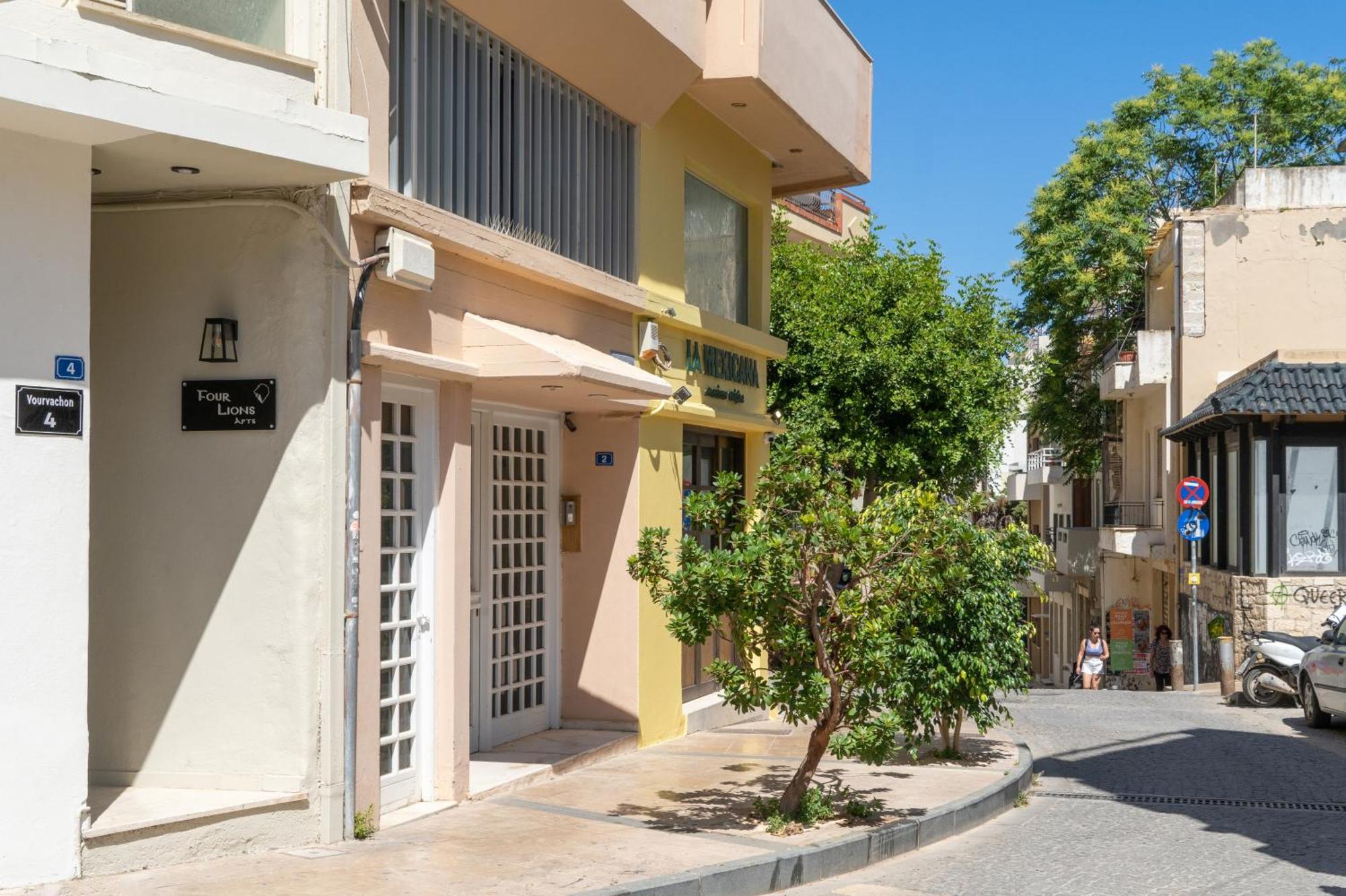 City Four Lions B Heraklion  Bagian luar foto